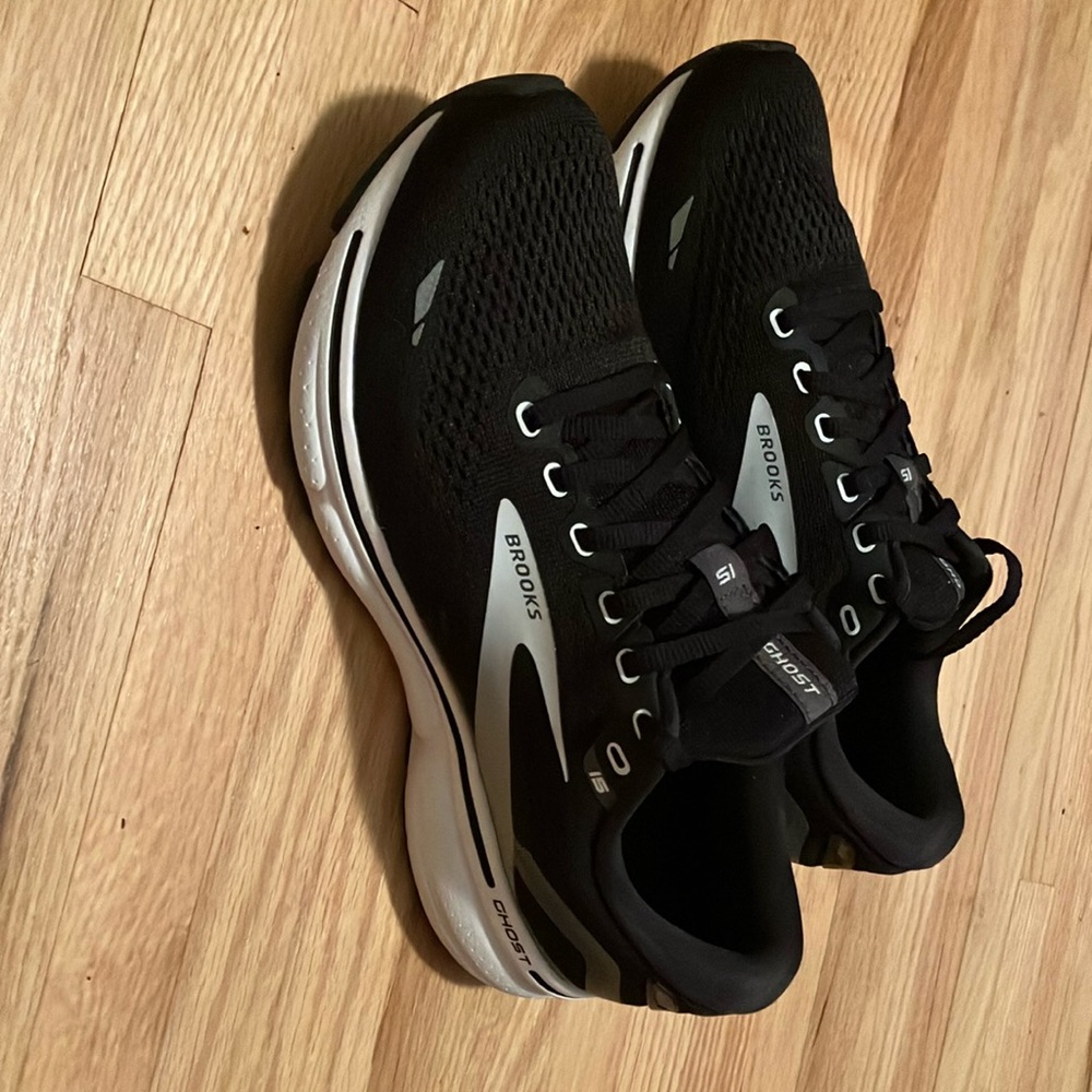 Brooks Ghost 15 size 8 medium, almost new